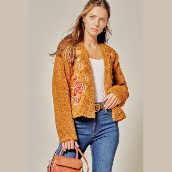 NWT Embroidered Boho Style Faux Fur Jacket - Picture 8 of 8